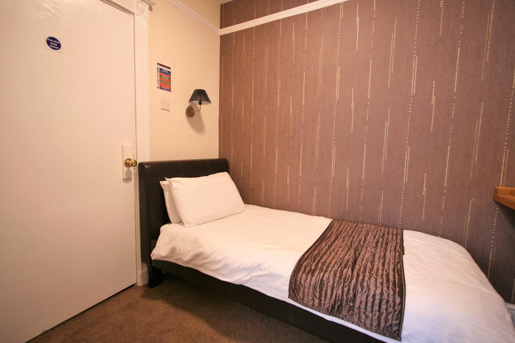 Central Hotel Cheltenham By Roomsbooked Eksteriør bilde
