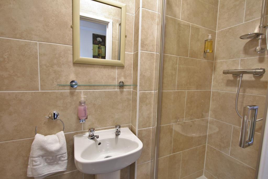 Central Hotel Cheltenham By Roomsbooked Eksteriør bilde